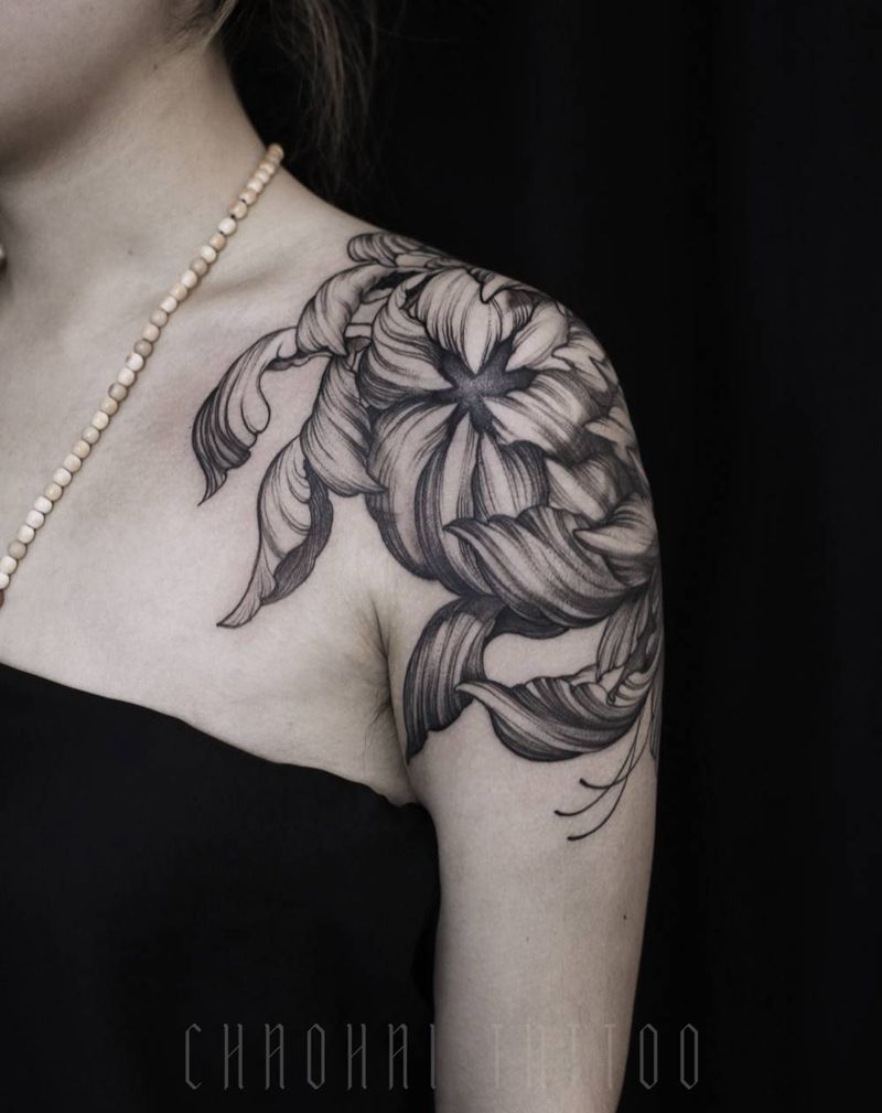 菊花纹身图片_肩部点刺新传统纹身图案