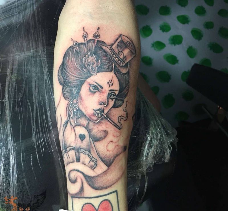 美女纹身图片_成品手臂欧美人物纹身图案