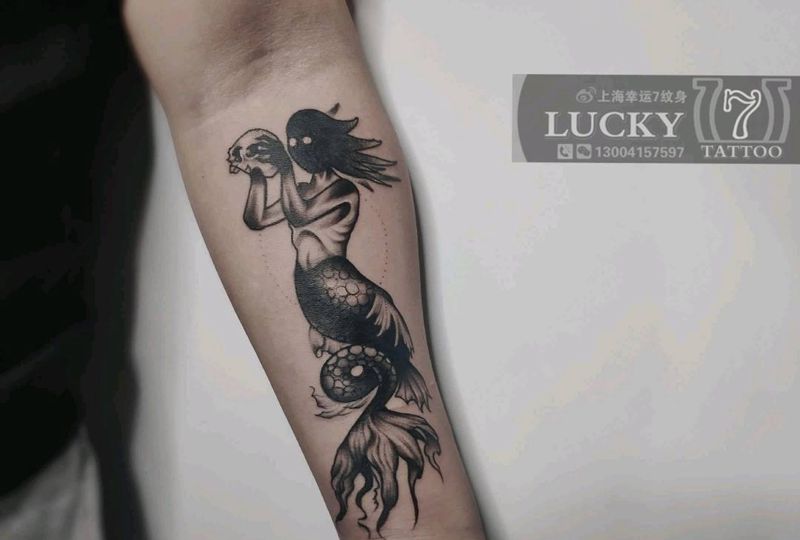 暗黑人鱼|幸运7纹身纹身图片_手臂暗黑纹身图案