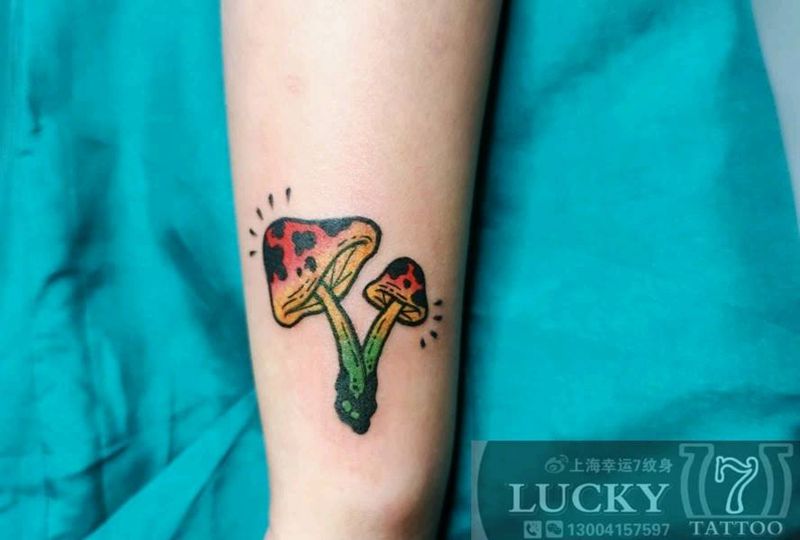牙买加小蘑菇|幸运7纹身纹身图片_Old School手腕纹身图案