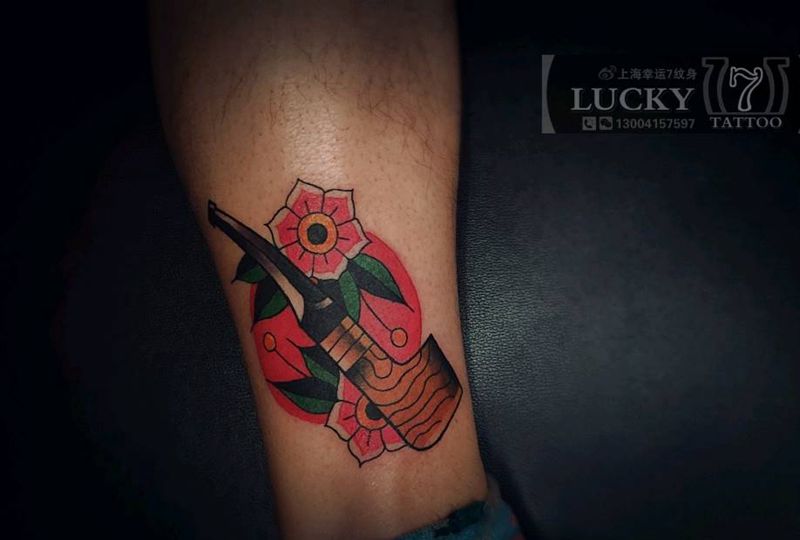 烟斗|幸运7纹身纹身图片_腿部Old School纹身图案