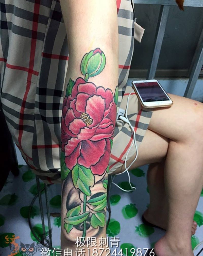 牡丹花纹身图片_成品手臂传统植物纹身图案