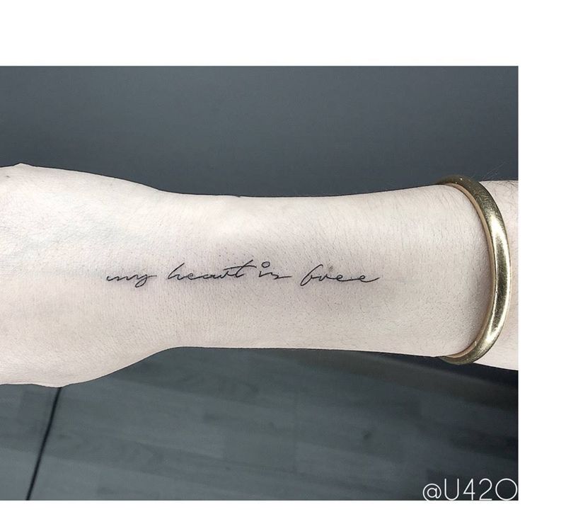 清新字体纹身图片_成品手臂手部清新字符纹身图案