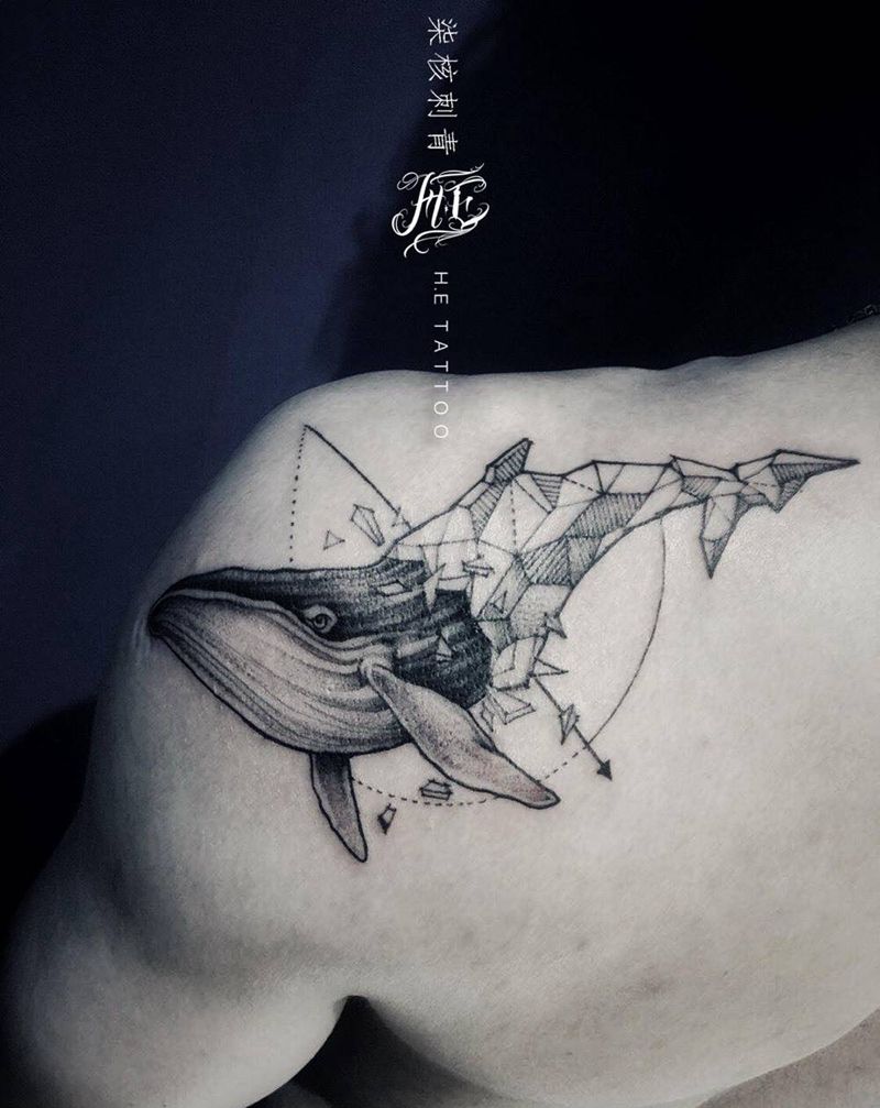 鲸鱼纹身图片_手臂肩部几何点刺纹身图案