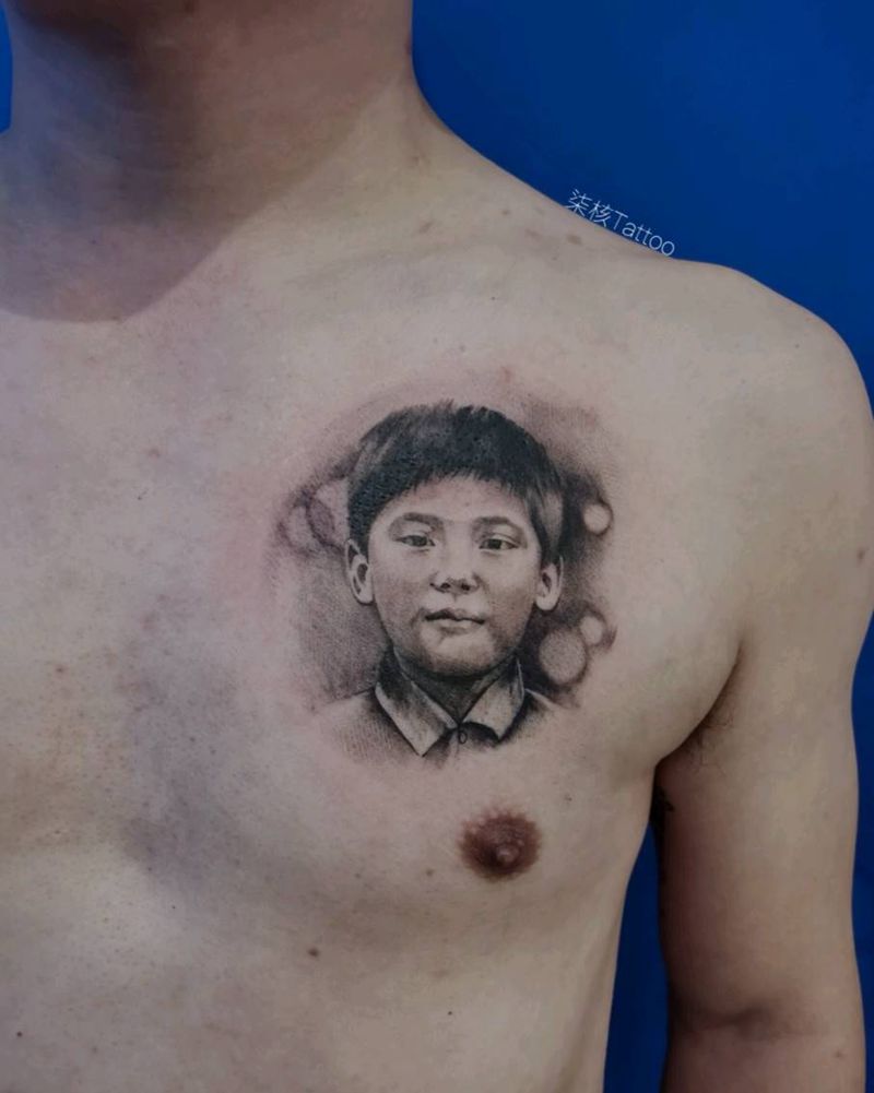 父爱纹身图片_胸部肩部欧美写实肖像纹身图案