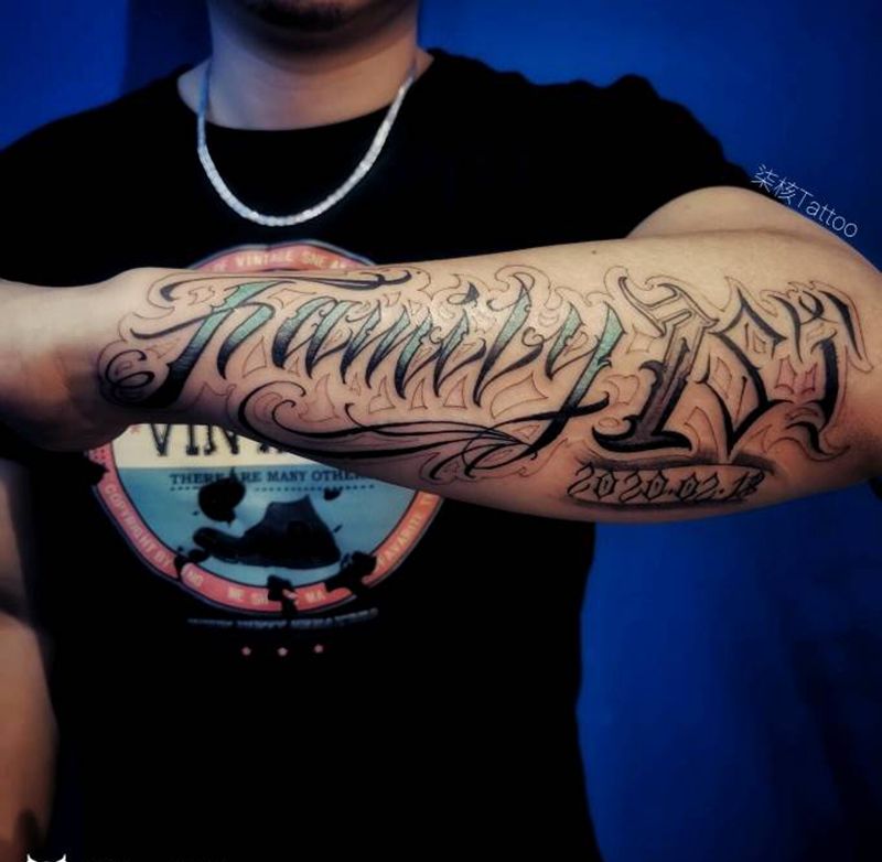 奇卡诺纹身图片_手臂花体字花体字奇卡诺纹身图案