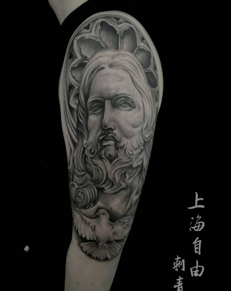 耶稣纹身图片_手臂欧美写实耶稣鸽子纹身图案