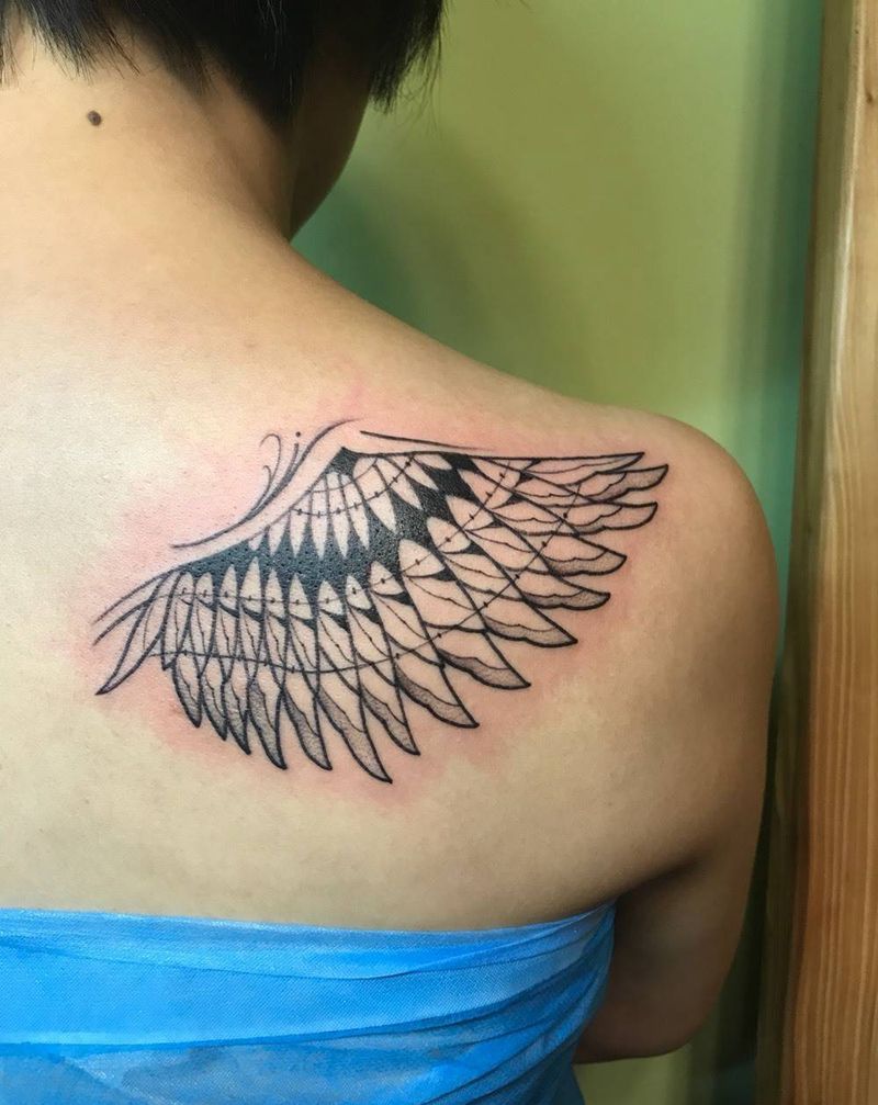 线构成翅膀纹身图片