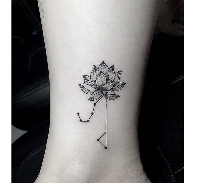 点线面莲花纹身图片_成品腿部清新植物点线面纹身图案