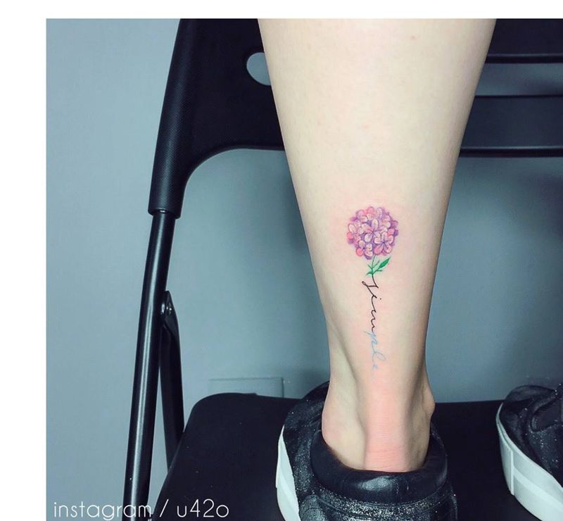 清新绣球花纹身图片_成品脚部清新植物花纹身图案