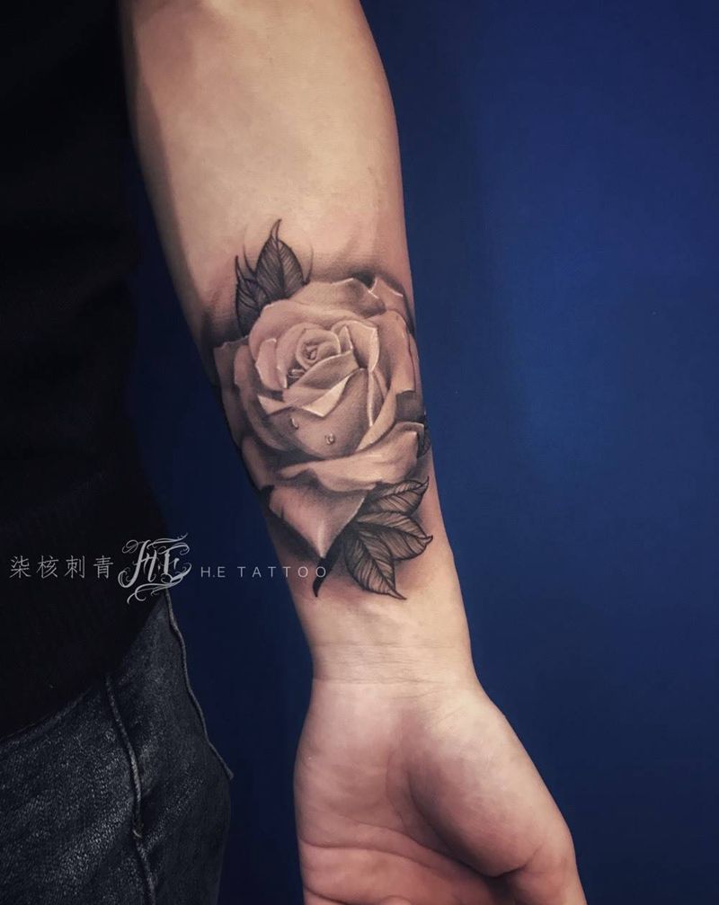 玫瑰纹身图片_手臂手部欧美写实New School纹身图案