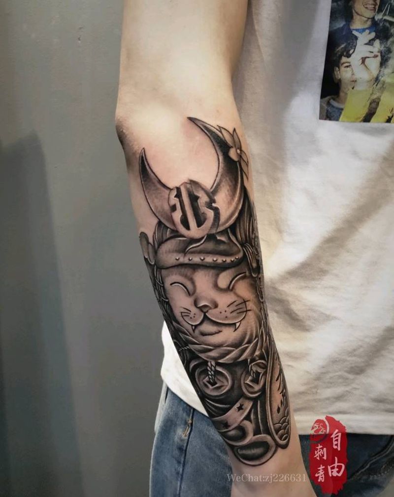 武士猫纹身图片_手臂新传统武士猫纹身图案