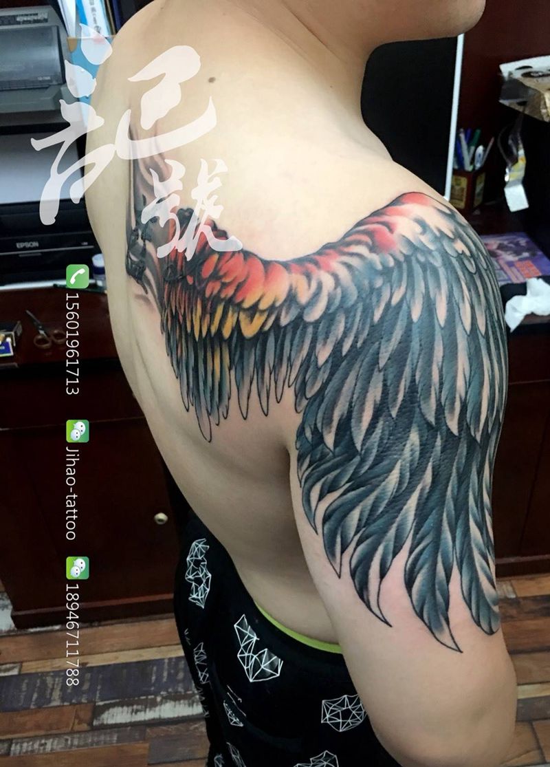 大翅膀纹身图片