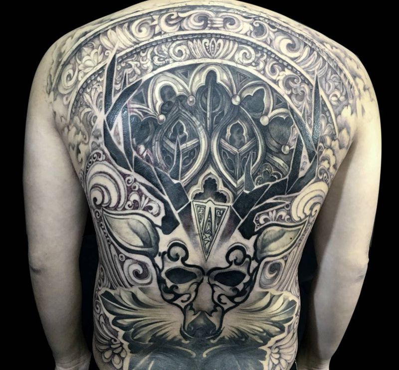 一个满背修改纹身图片_欧美写实插画成品改图几何背部图腾宗教纹身图案