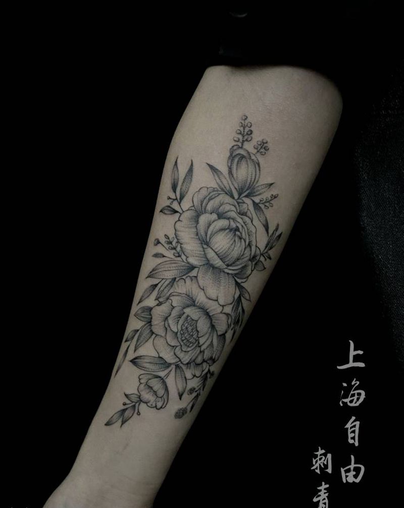 素花纹身图片_手臂点刺素花纹身图案