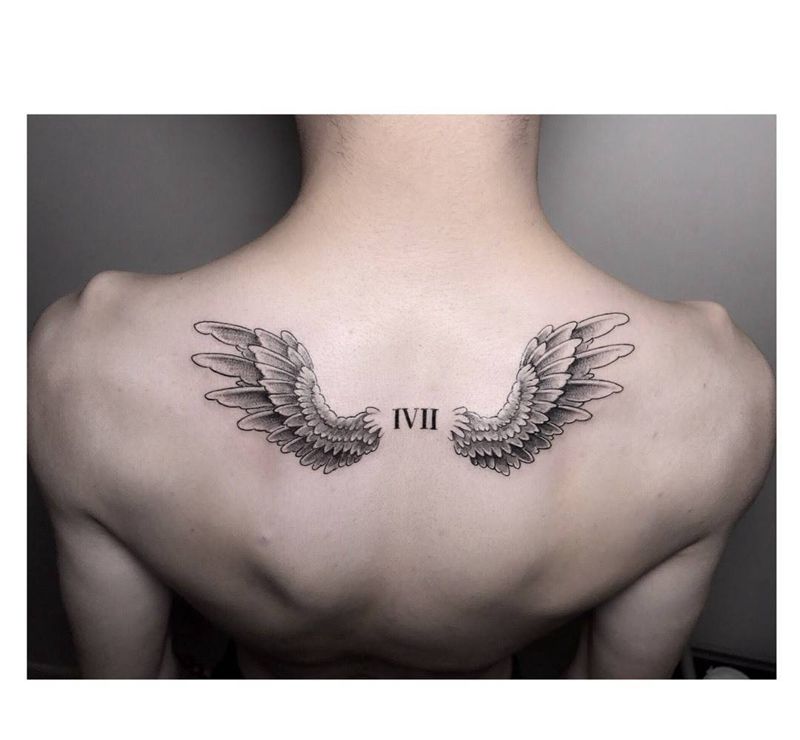 翅膀纹身图片_成品肩部背部颈部清新欧美翅膀纹身图案