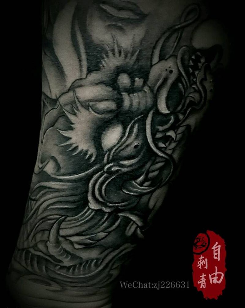 龙纹身图片_手臂新传统纹身图案
