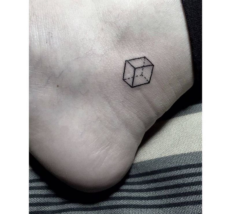 几何小清新纹身图片_成品脚部清新几何点线面纹身图案