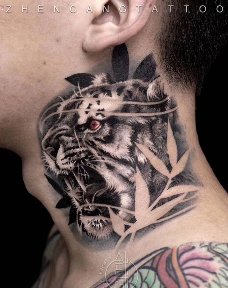 猛虎 | 针藏刺青 ·邵钢老师纹身图片_颈部欧美写实针藏刺青邵钢纹身图案