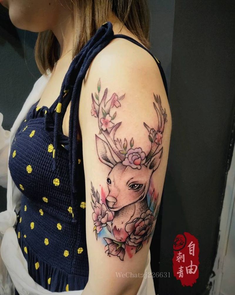 鹿纹身图片_手臂点刺水彩鹿纹身图案