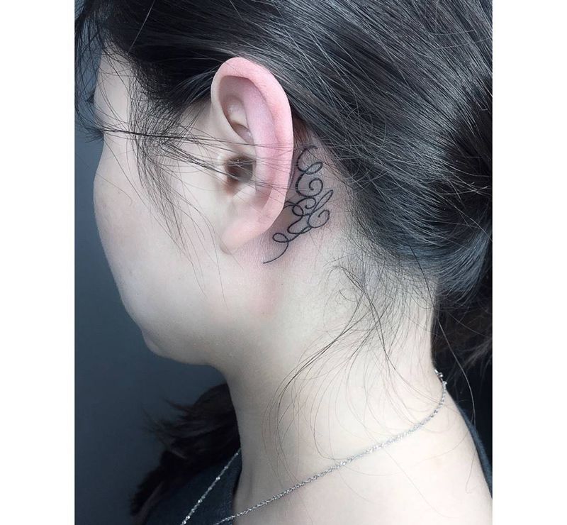 近期的小图案纹身图片_成品脚部手部颈部腿部清新欧美国画几何字符纹身图案