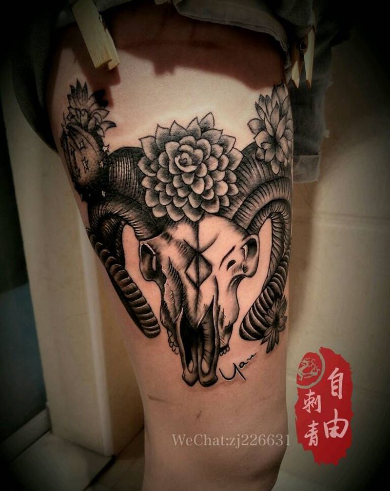 羊头纹身图片_臀部腿部欧美写实羊头纹身图案