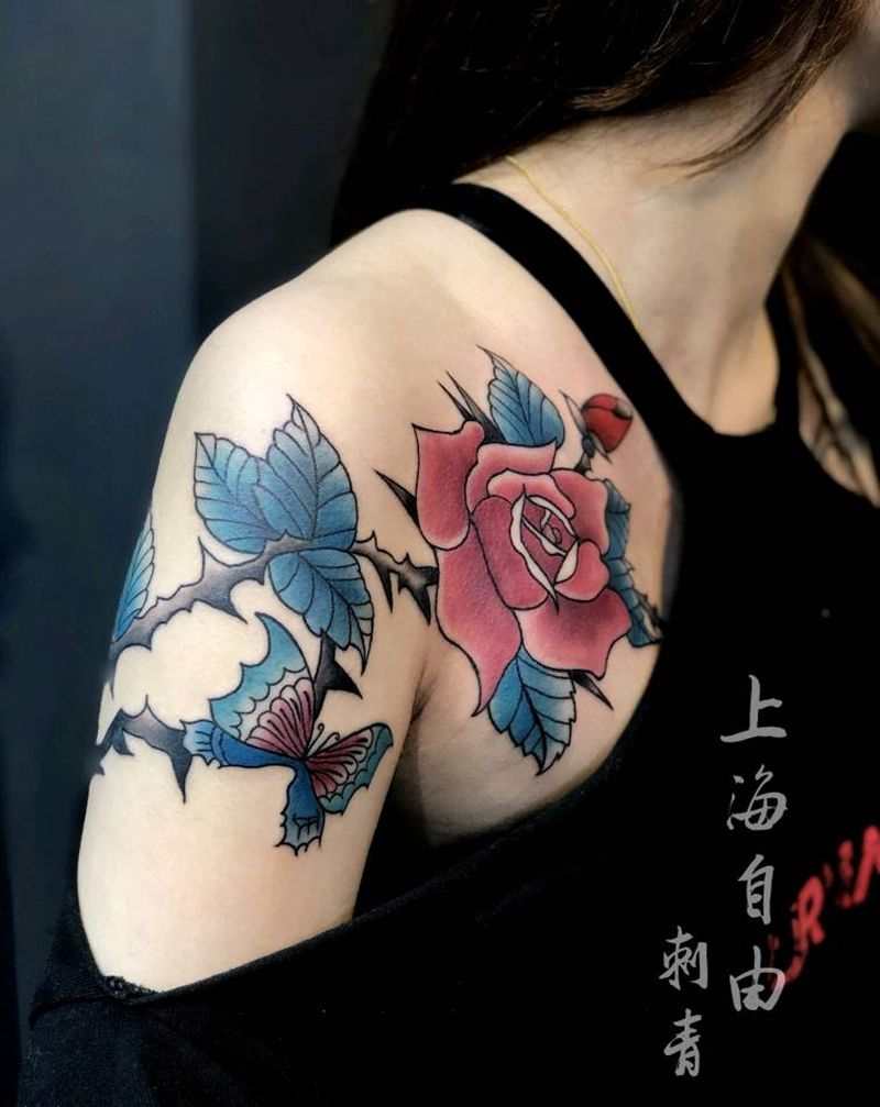 肩花纹身图片_胸部欧美写实水彩肩花纹身图案