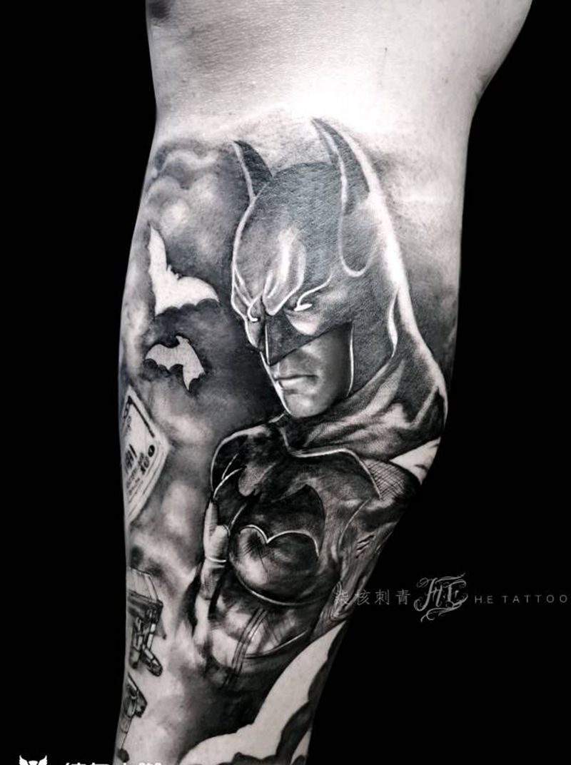 batman纹身图片_脚部腿部欧美写实蝙蝠侠纹身图案