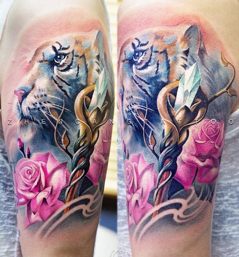 粉色玫瑰与王者权杖 | 针藏刺青邵钢纹身作品纹身图片_成品手臂清新写实动物邵钢针藏刺青原创纹身图案
