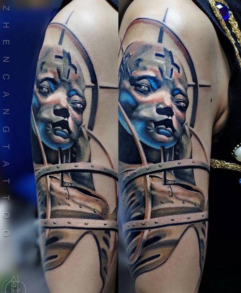 超现实异形娃娃 | 针藏刺青邵钢纹身作品纹身图片_成品手臂写实原创人物针藏刺青邵钢纹身图案