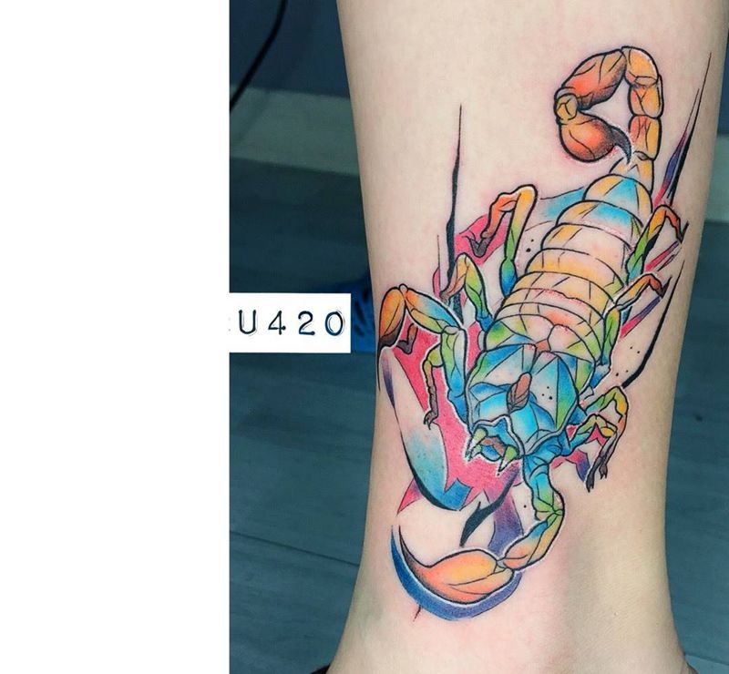 不一样的天蝎座纹身图片_成品脚部腿部清新欧美动物水彩纹身图案