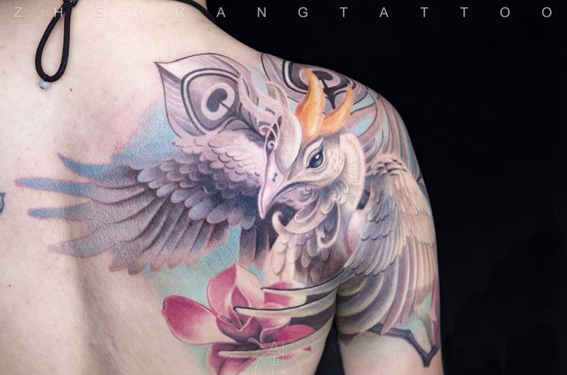 羽翼已就 沧海扶摇 | 针藏刺青 ·邵钢· 作品纹身图片_成品背部肩部写实清新鬼神动物针藏刺青邵钢纹身图案