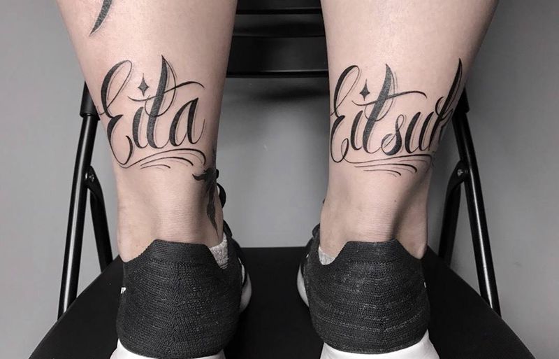 花体字纹身图片_成品脚部腿部欧美字符花体纹身图案