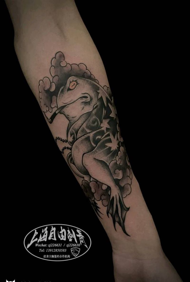 蛤蟆纹身图片_手臂新传统蛤蟆纹身图案