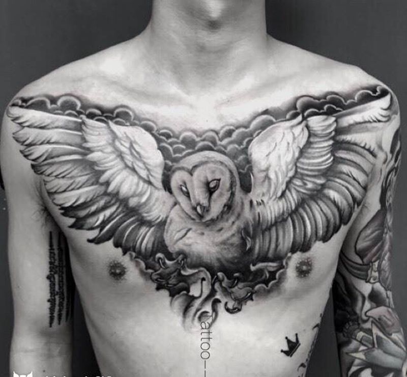 大胸花猫头鹰纹身图片