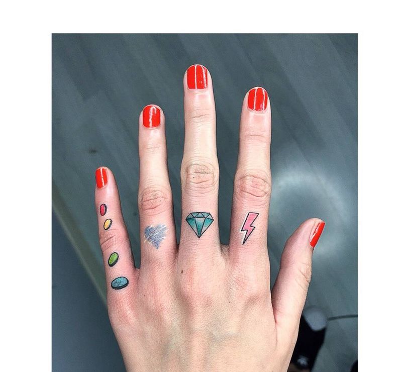 手指个性小图纹身图片_成品手部欧美清新几何静物卡通贴纸纹身图案