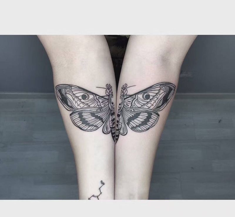 飞蛾纹身图片_成品手臂手部欧美动物图腾纹身图案