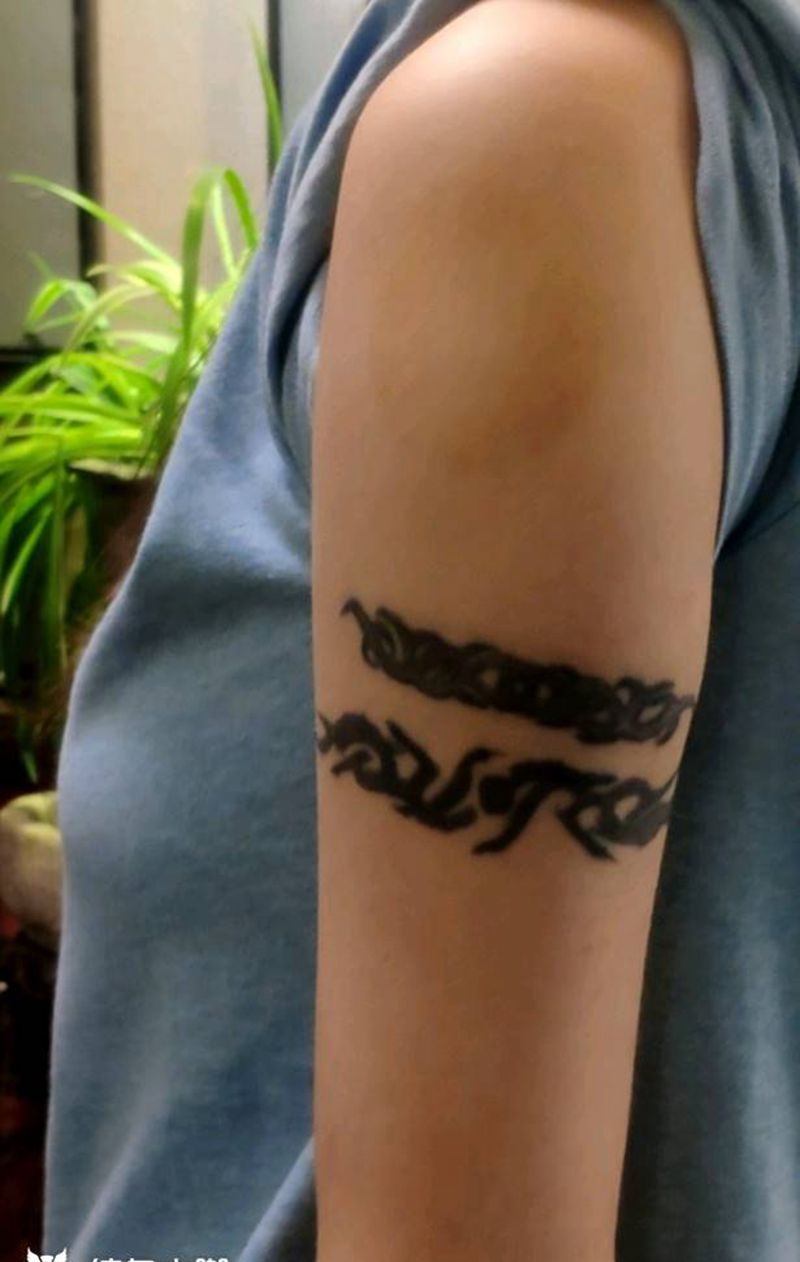 苟且和远方纹身图片_手臂新传统水墨鹿风景纹身图案