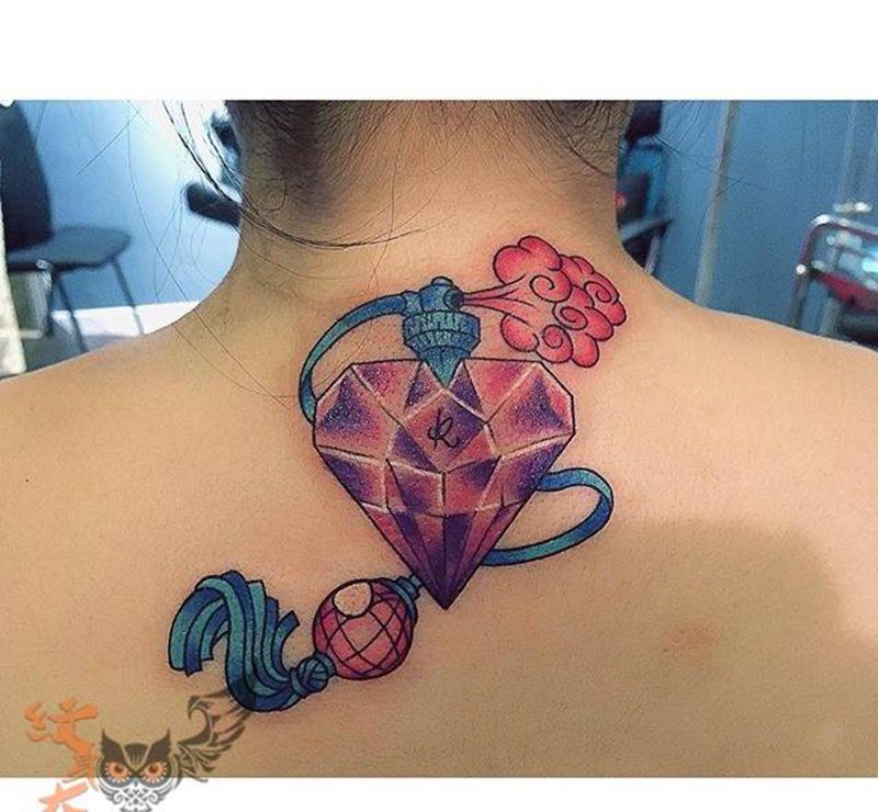 香水小图纹身图片_成品颈部欧美清新静物纹身图案