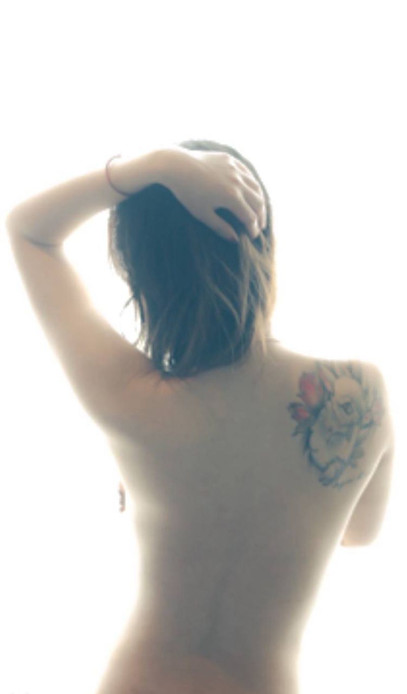 买家秀纹身图片_成品背部肩部传统清新动物纹身图案