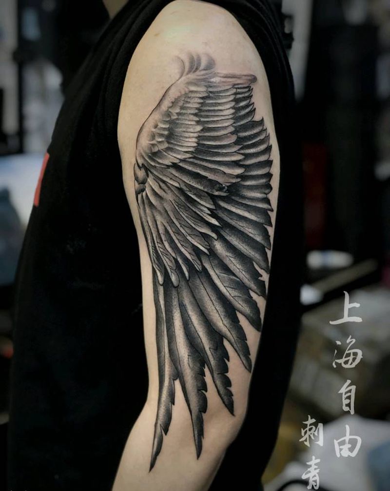 翅膀纹身图片_手臂欧美写实翅膀纹身图案