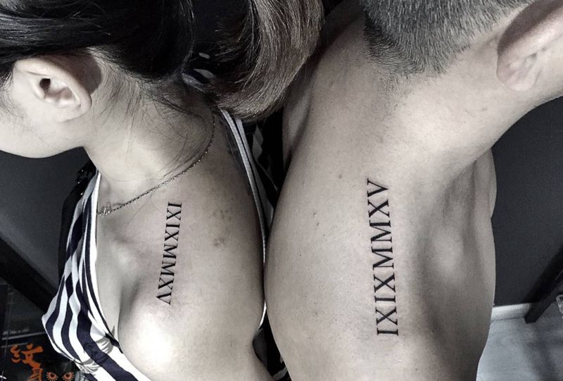 罗马字情侣纹身纹身图片_成品肩部欧美清新字符纹身图案