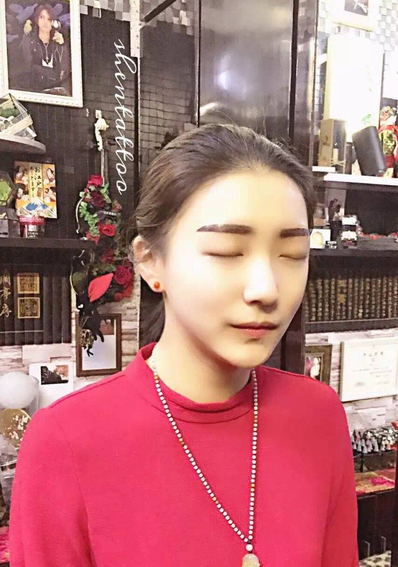 日式自然系水雾眉纹身图片_成品人物纹身图案