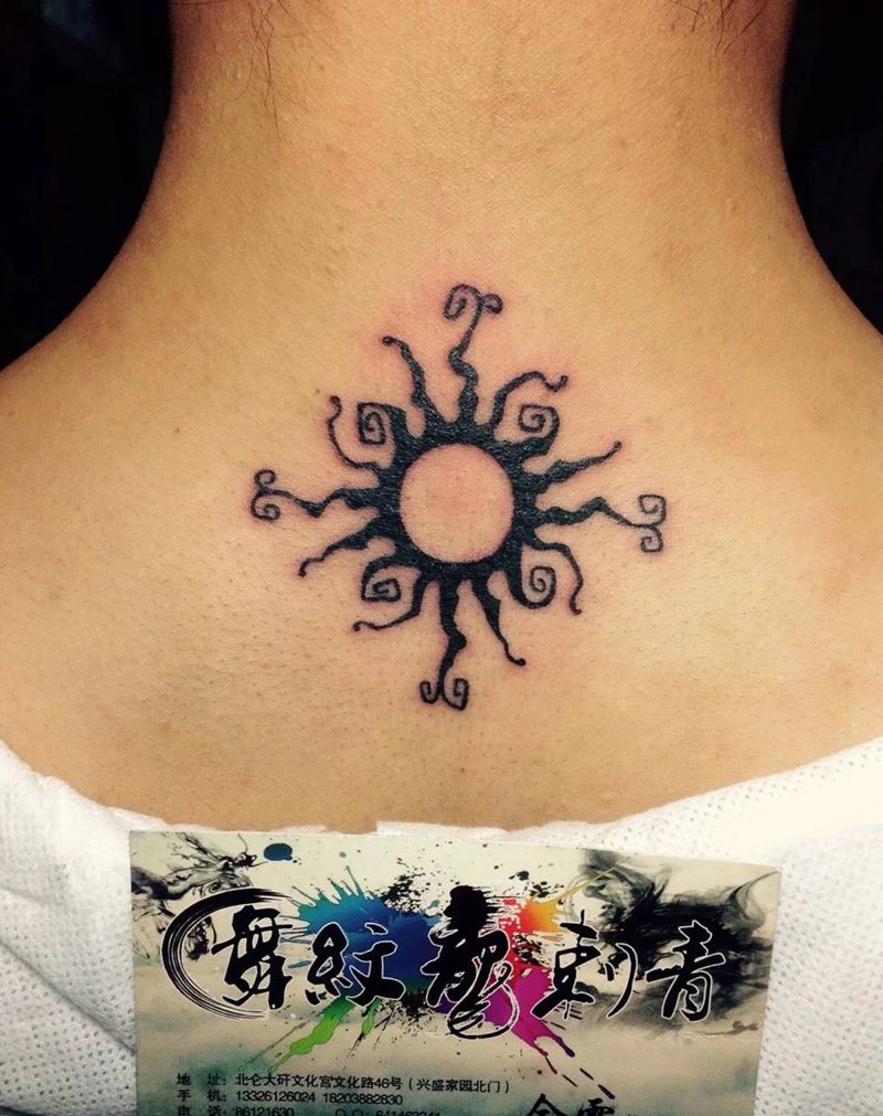太阳神纹身图片_成品颈部传统图腾纹身图案