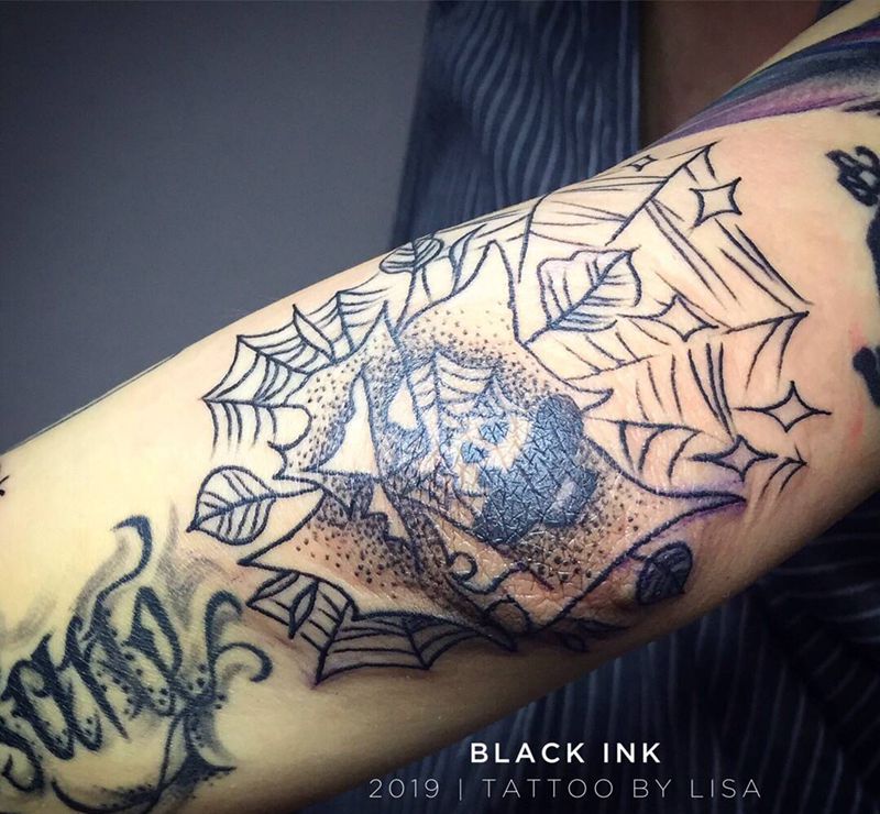 整臂填空小图纹身图片_手臂Old School图腾纹身图案