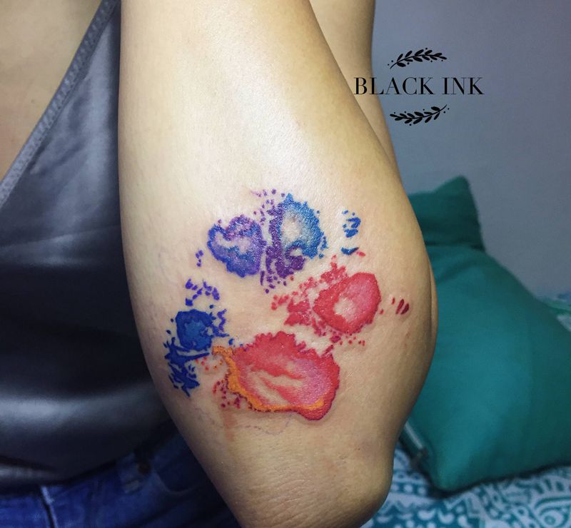 狗爪印纹身图片_手臂水彩纹身图案