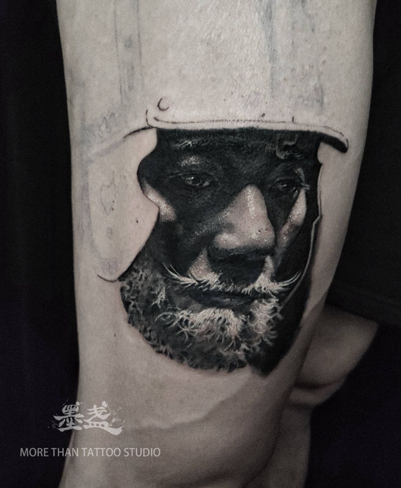 波兰裔骑兵纹身图片_腿部欧美写实花腿纹身图案