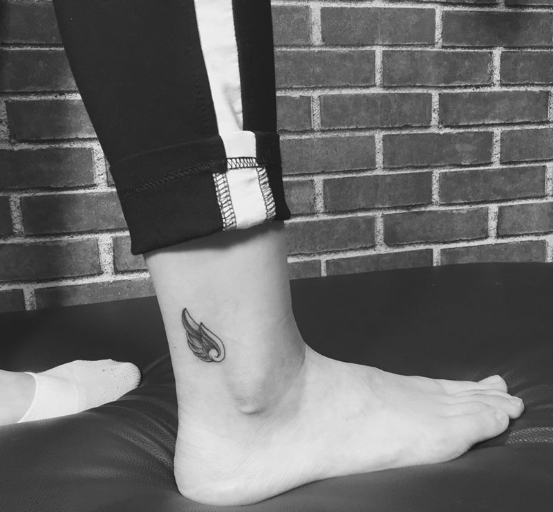 小翅膀纹身图片