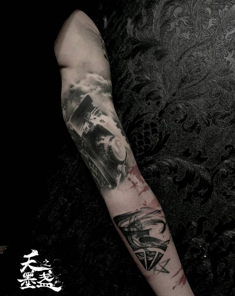 德国风花臂纹身图片_手臂欧美写实德国风纹身图案