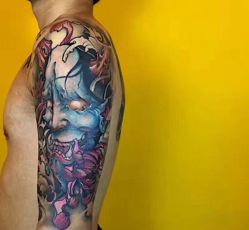 原创传统彩色般诺纹身图片